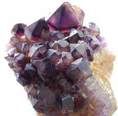 Cluster amethyst crystal, violet Madagascar quartz, exclusive amethysts minerals, amethyste information data