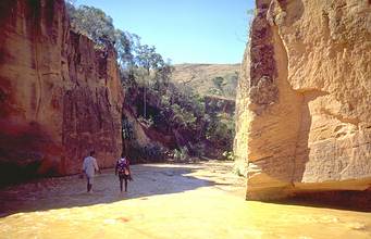 Sandstones in Ambohimena vaovao in river, Ilakaka area, miners, sapphire rush in Madagascar