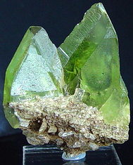 Chrome Sphene minerals GGGems