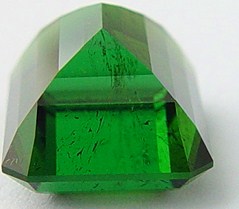 green tourmaline gemstone, exclusive loose faceted tourmalines, Madagascar gemstones shopping